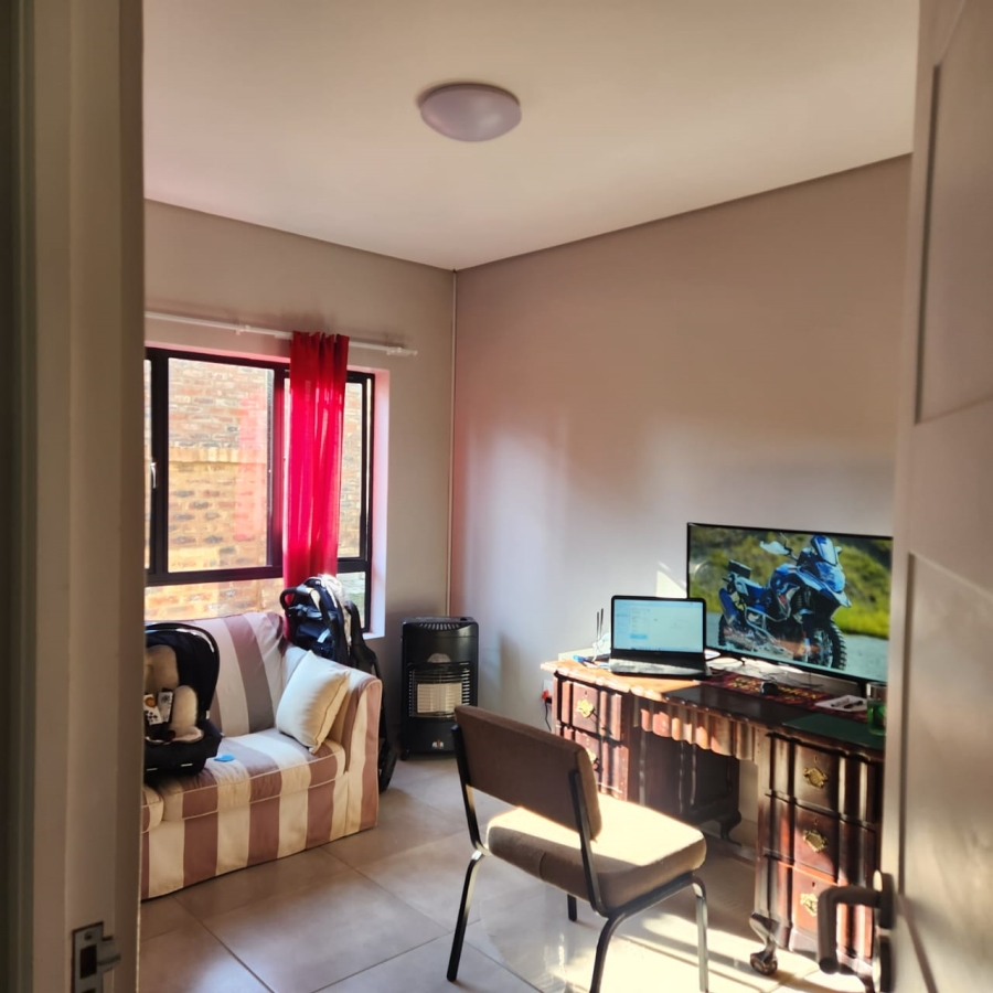 To Let 3 Bedroom Property for Rent in Van Der Hoff Park North West